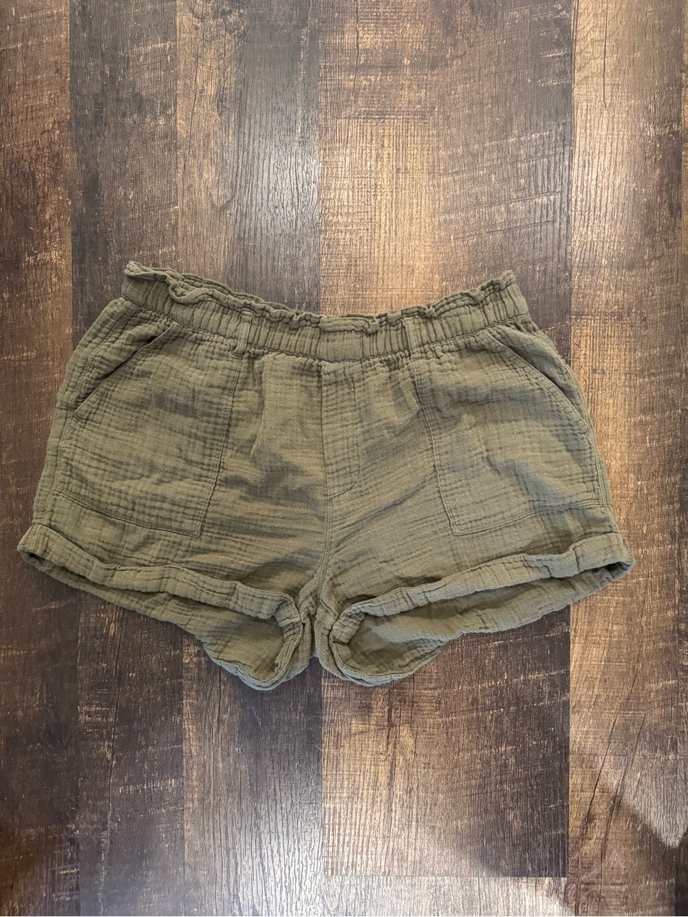 aerie Olive Green Gauze elastic waistband Shorts with pockets